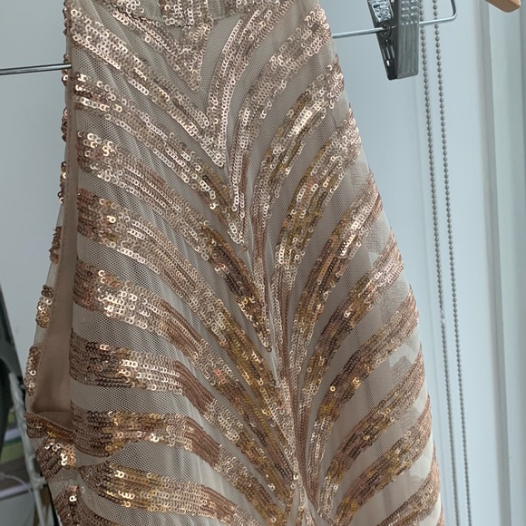 Halter neck & sequined mesh dress  - Picture 4 of 4